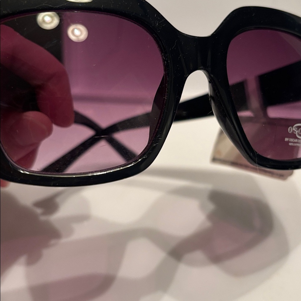 Sunglasses Oscar de la Renta NWT w/Generic Case - Picture 7 of 9